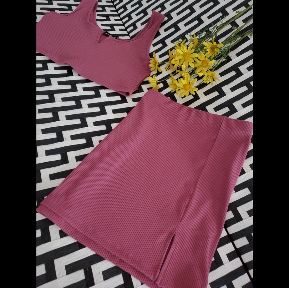 Fashion Crop Top and High Waist Skirt Set